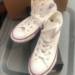 Youth size 3 white converse with box